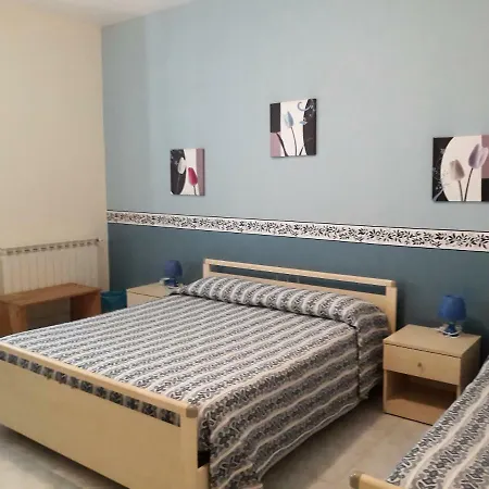 לינה וארוחת בוקר Stazione 3*