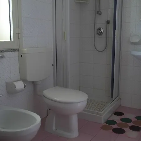 לינה וארוחת בוקר Stazione 3*