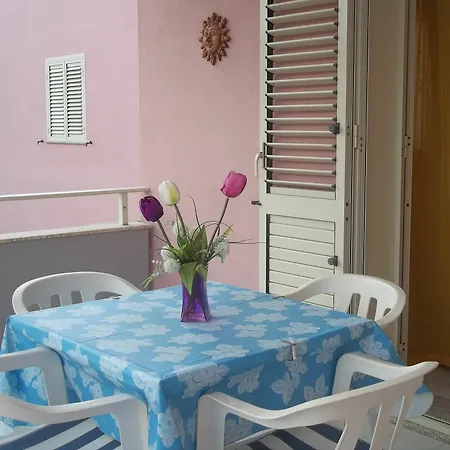 לינה וארוחת בוקר Stazione 3*